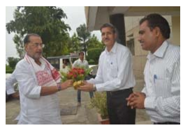 Union Agriculture Minister Visits Regional Research and Seed Production Station of DMR